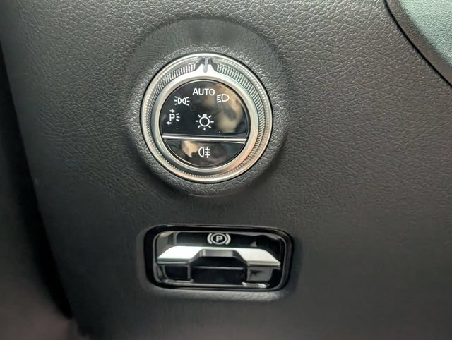 Used 2024 Mercedes-Benz C 300 Sedan image 14