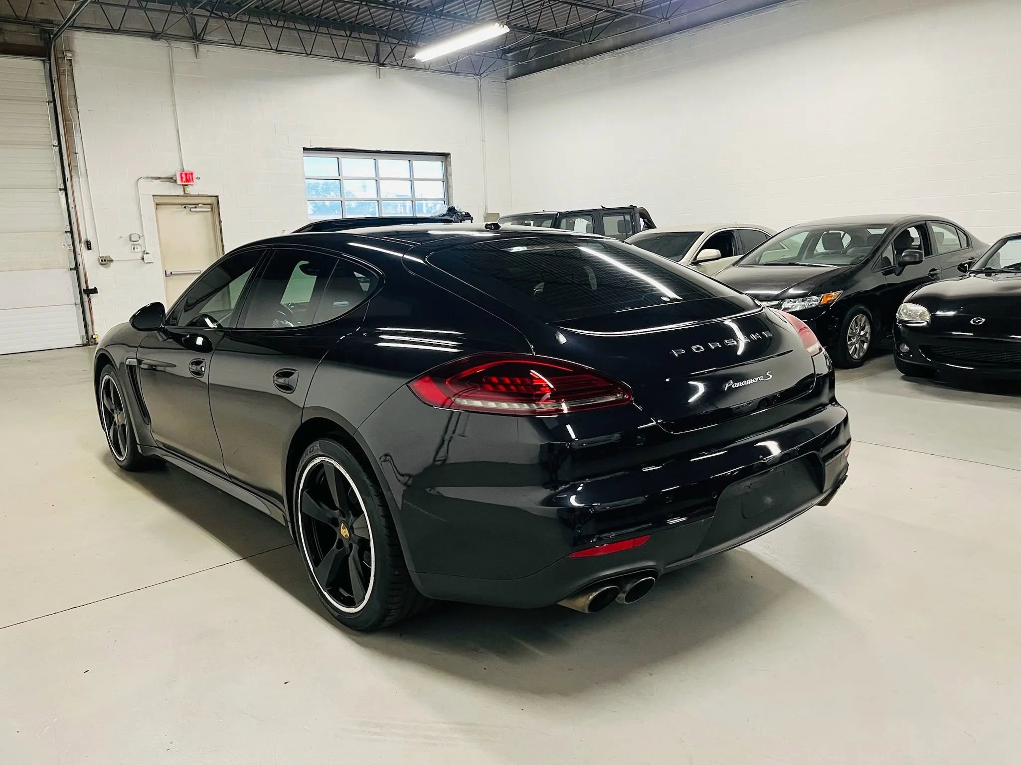Used 2015 Porsche Panamera S image 5