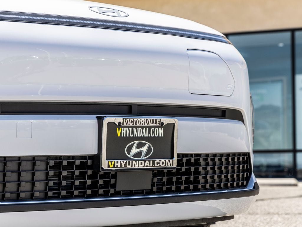 New 2025 Hyundai Kona SEL FWD image 3
