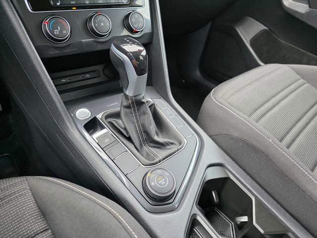 Used 2024 Volkswagen Tiguan S image 21