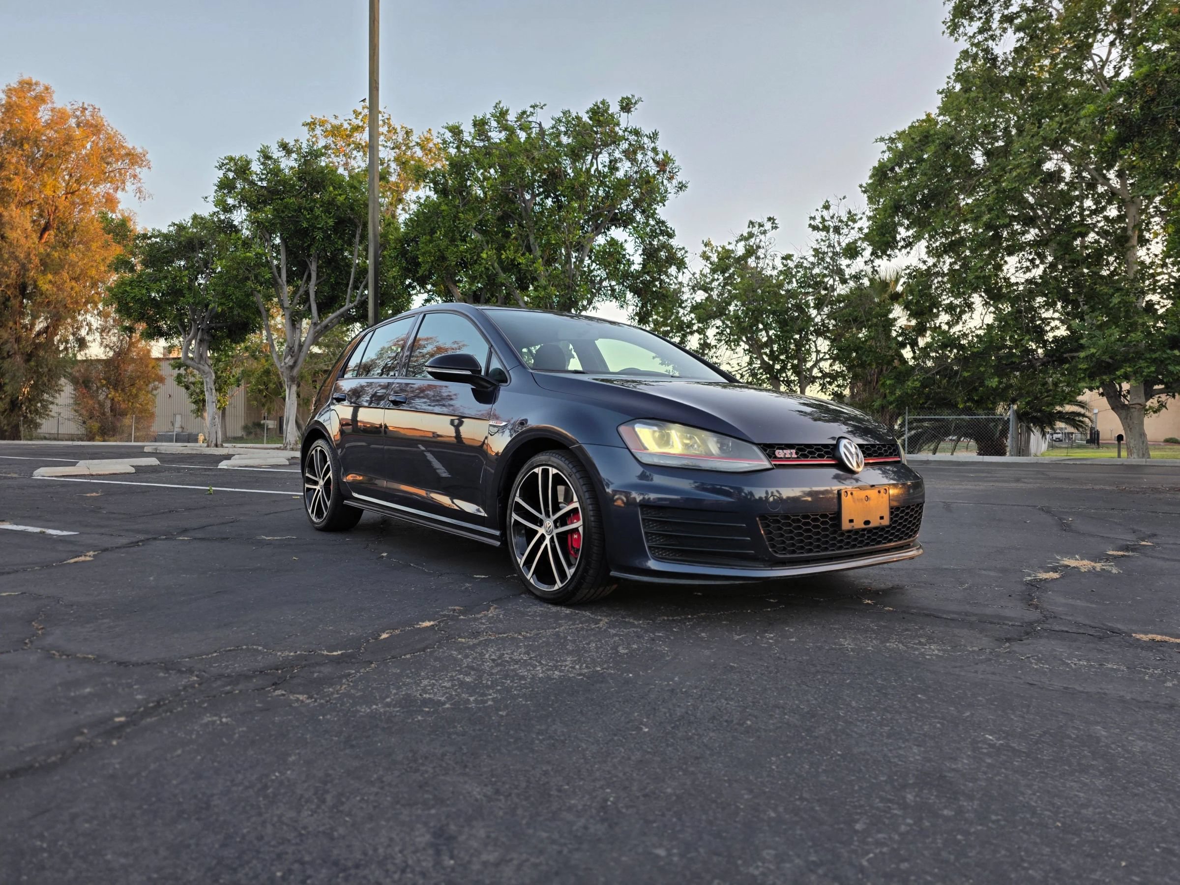 Used 2017 Volkswagen GTI Sport FWD image 1