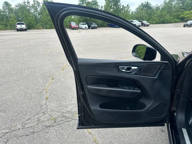 Used 2024 Volvo XC60 B5 Plus w/ Protection Package Premier AWD/4WD image 25