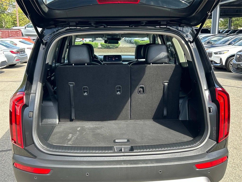 Used 2022 Kia Telluride S image 12