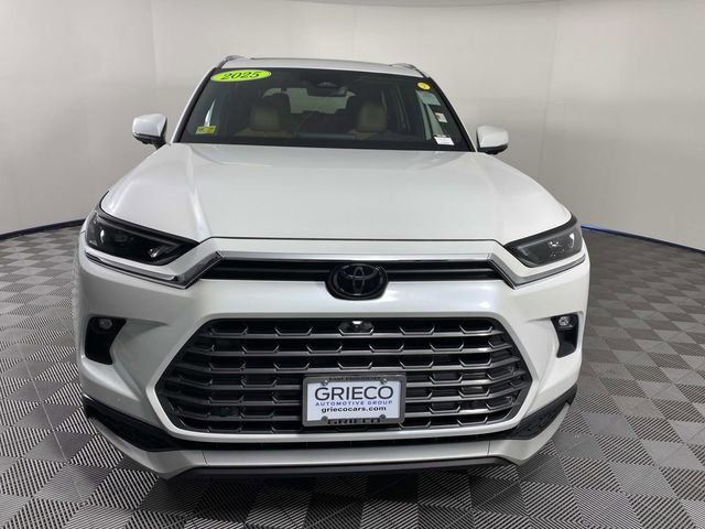 Used 2025 Toyota Grand Highlander AWD Hybrid image 3
