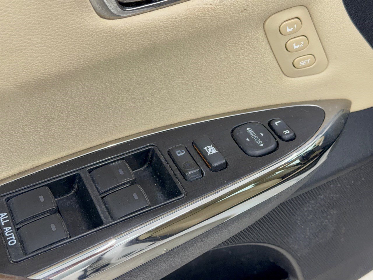 Used 2014 Toyota Avalon Limited FWD image 15