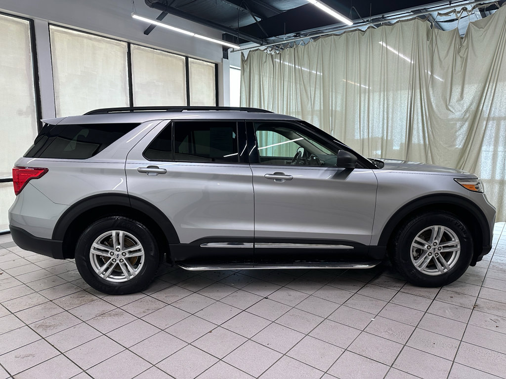 Used 2020 Ford Explorer XLT w/ Equipment Group 202A image 3