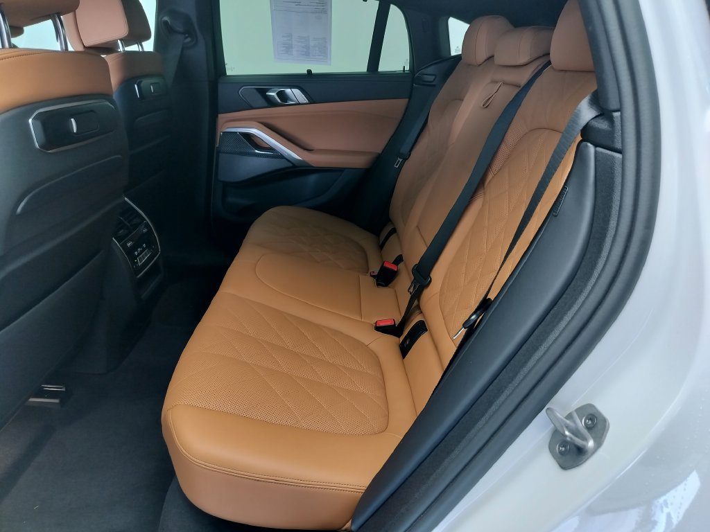 Certified 2025 BMW X6 M60i AWD/4WD image 20