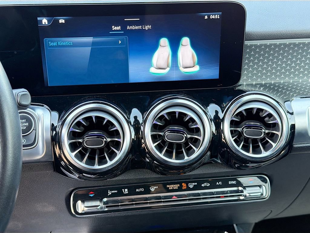 Used 2024 Mercedes-Benz GLB 250 image 31