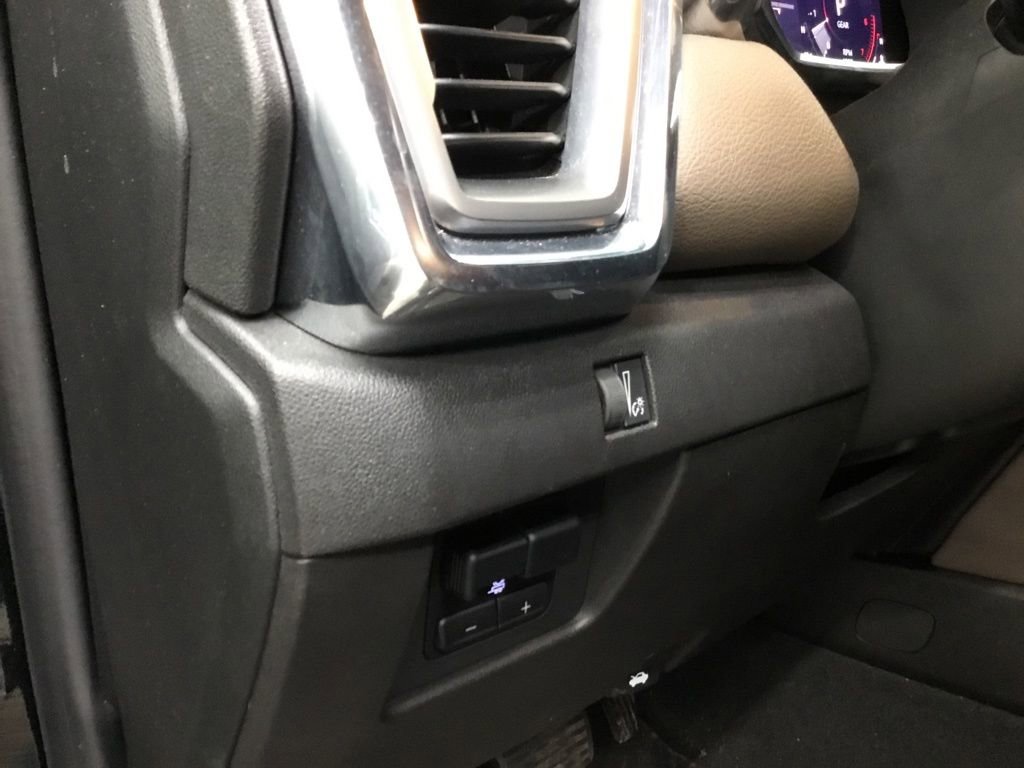 Used 2023 GMC Canyon Denali AWD/4WD image 10