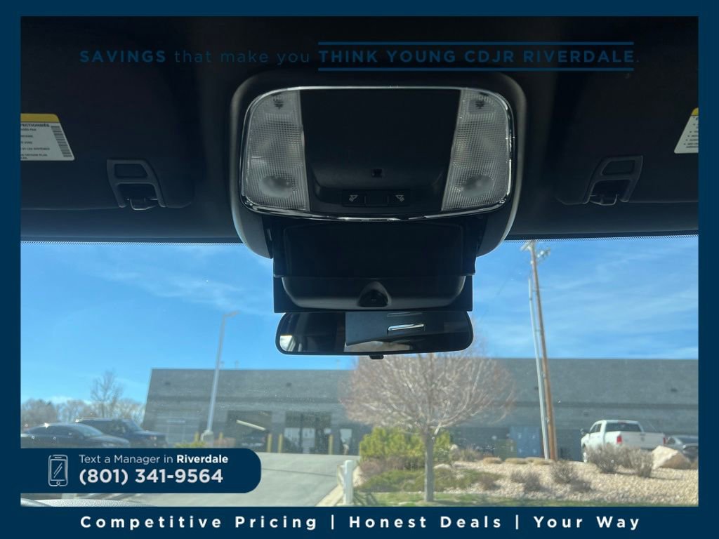 Used 2019 Jeep Grand Cherokee Laredo image 21