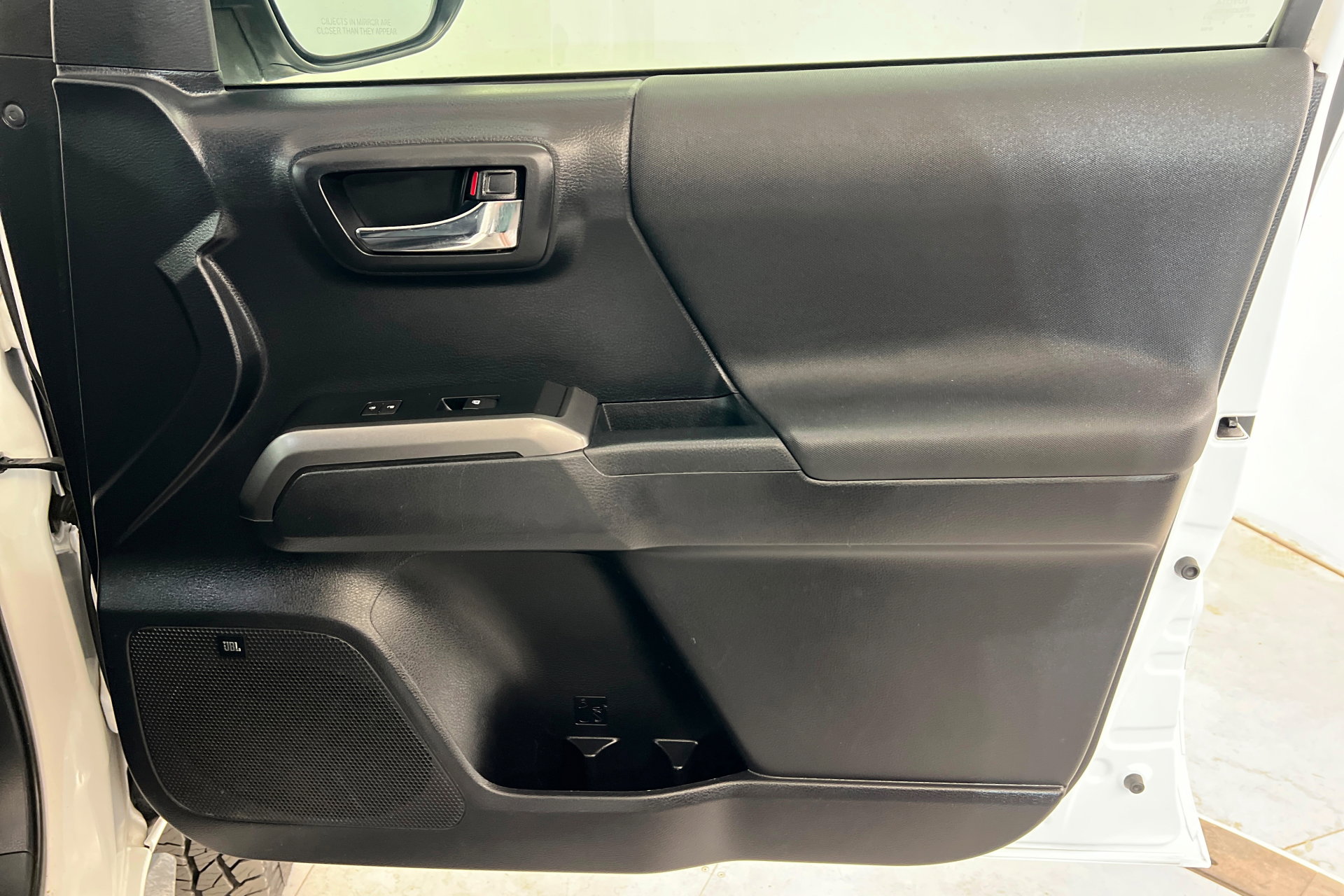 Used 2019 Toyota Tacoma TRD Sport w/ TRD Premium Sport Package image 23