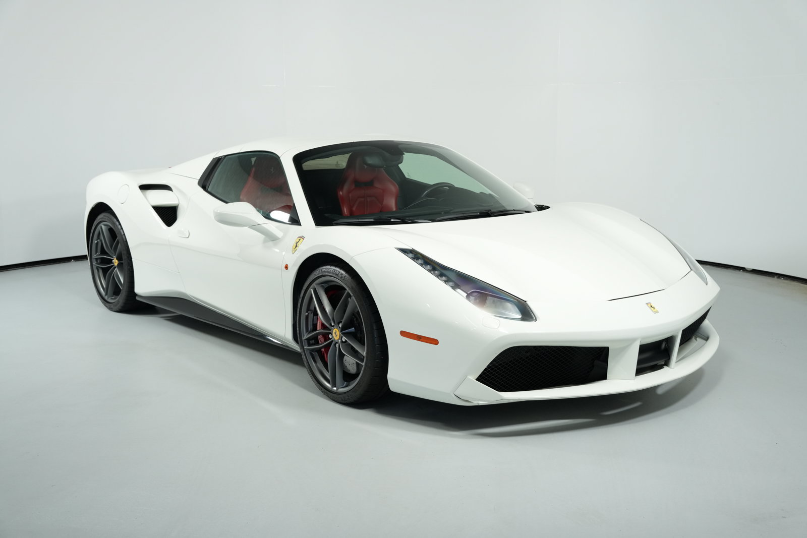 Certified 2017 Ferrari 488 Spider RWD image 2