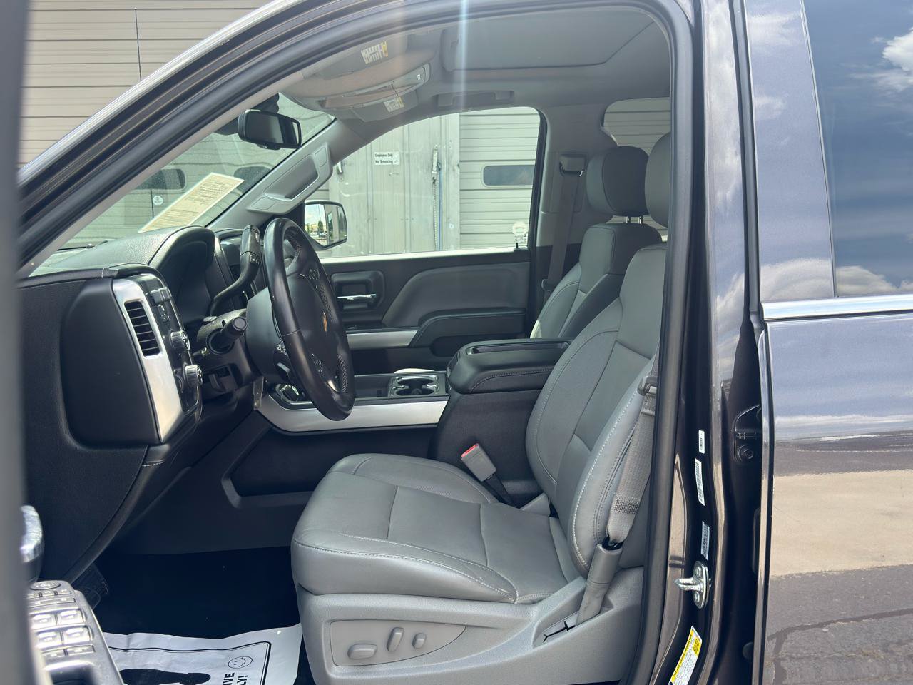 Used 2015 Chevrolet Silverado 1500 LTZ Z71 w/ LTZ Plus Package AWD/4WD image 10