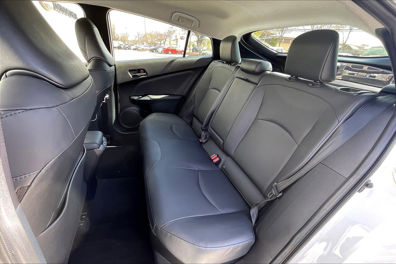 Used 2022 Toyota Prius AWD image 30