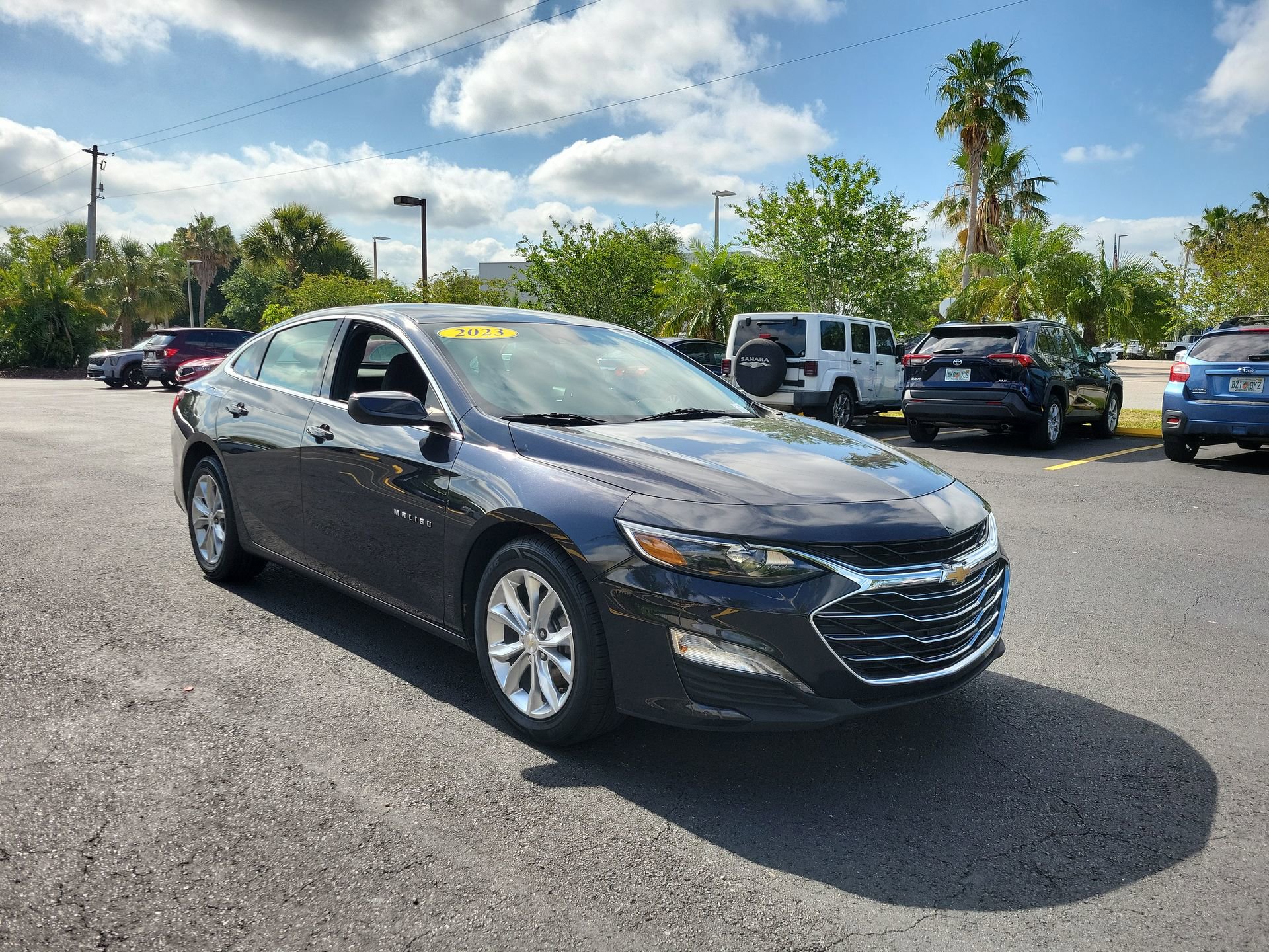 Used 2023 Chevrolet Malibu LT FWD image 2