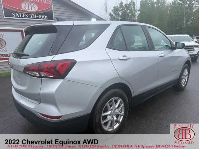 Used 2022 Chevrolet Equinox LS w/ LPO, Floor Liner Package AWD/4WD image 3