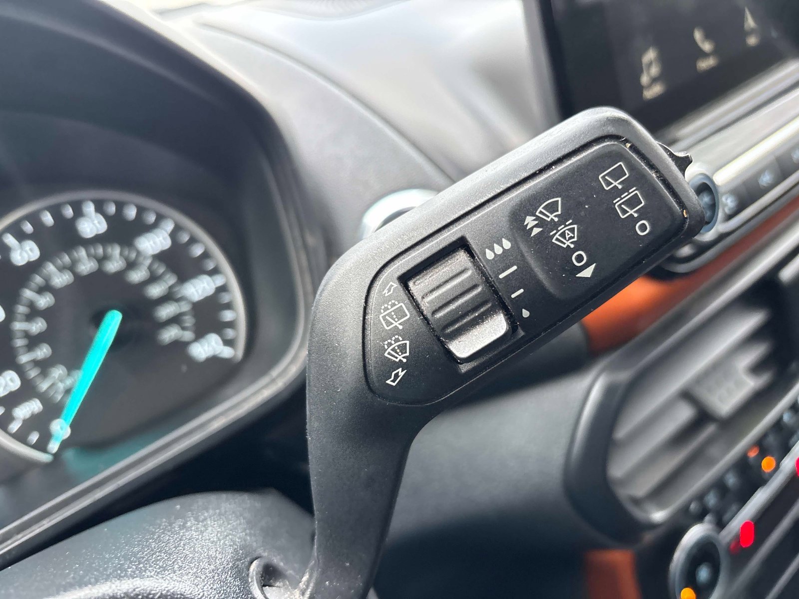 Used 2018 Ford EcoSport SES image 25