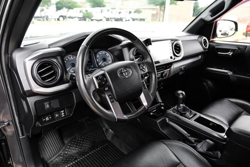 Used 2021 Toyota Tacoma TRD Off-Road AWD/4WD image 2
