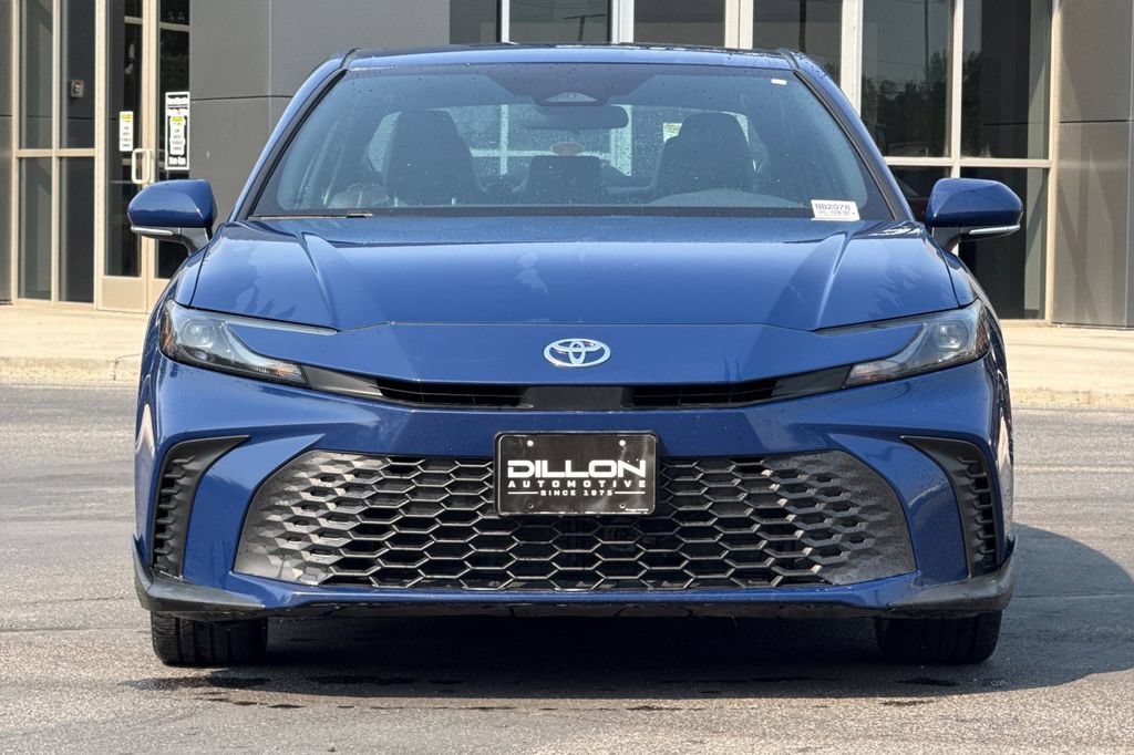 Used 2025 Toyota Camry SE FWD image 12