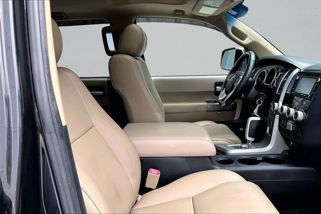 Used 2017 Toyota Sequoia Limited AWD/4WD image 27