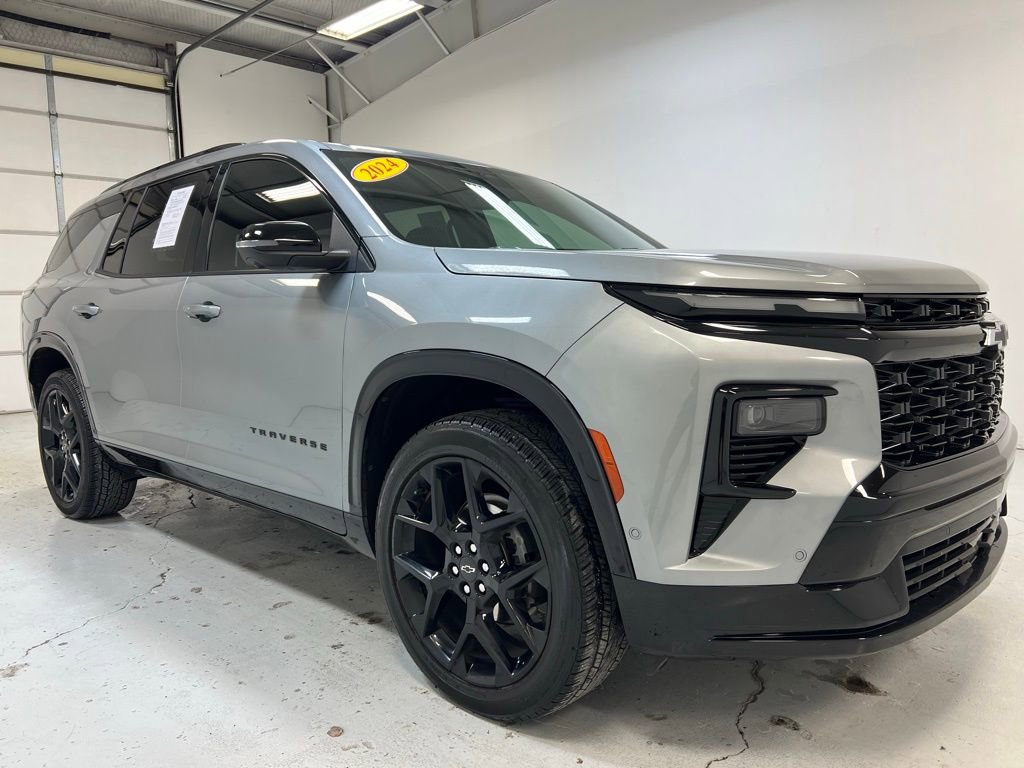 Used 2024 Chevrolet Traverse RS image 8