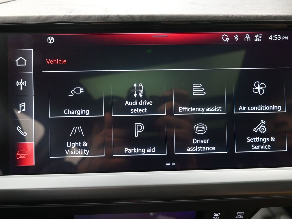 Used 2024 Audi Q4 e-tron Premium w/ Convenience Package image 15