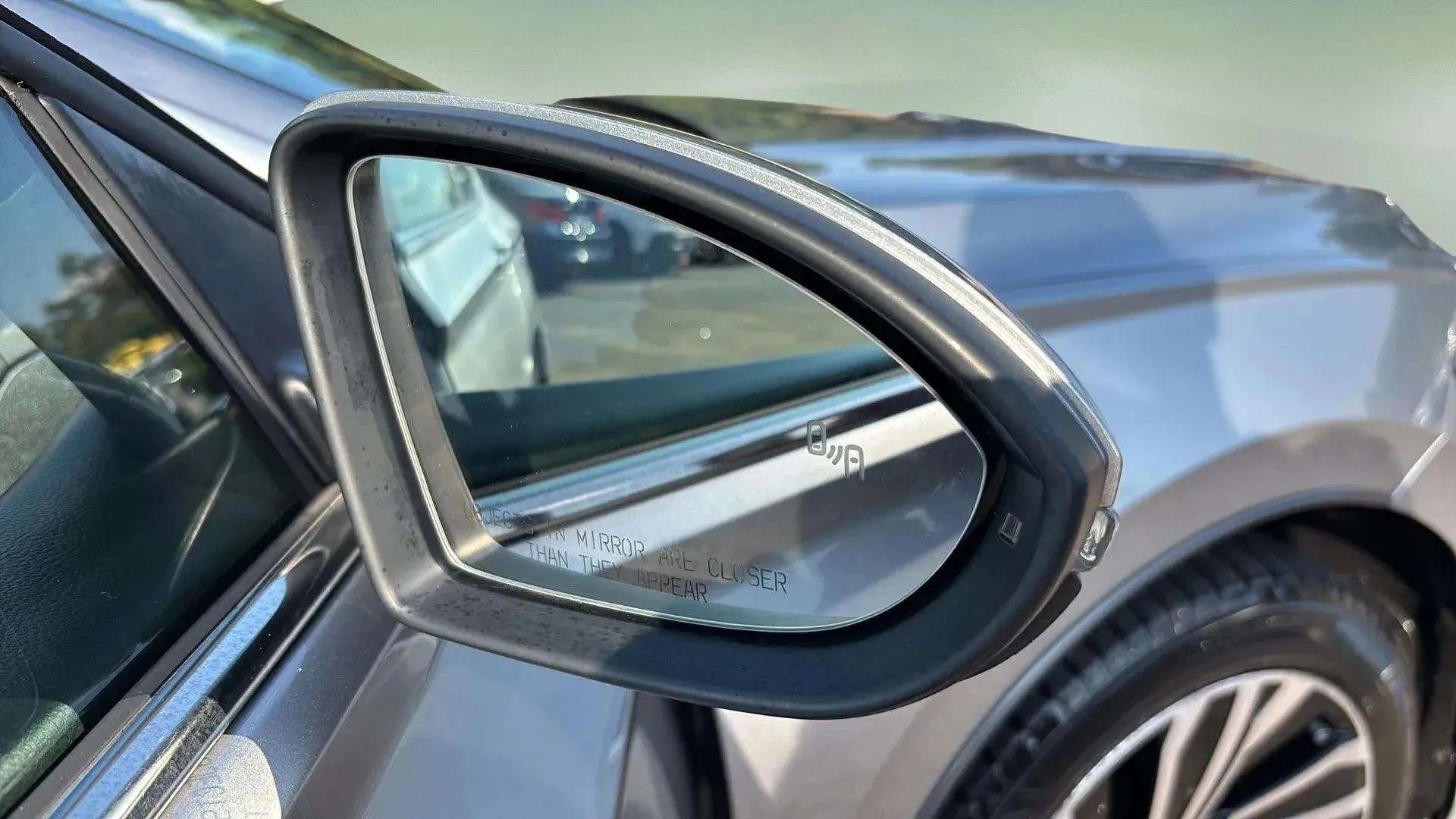 Used 2020 Volkswagen Jetta SEL Premium image 25