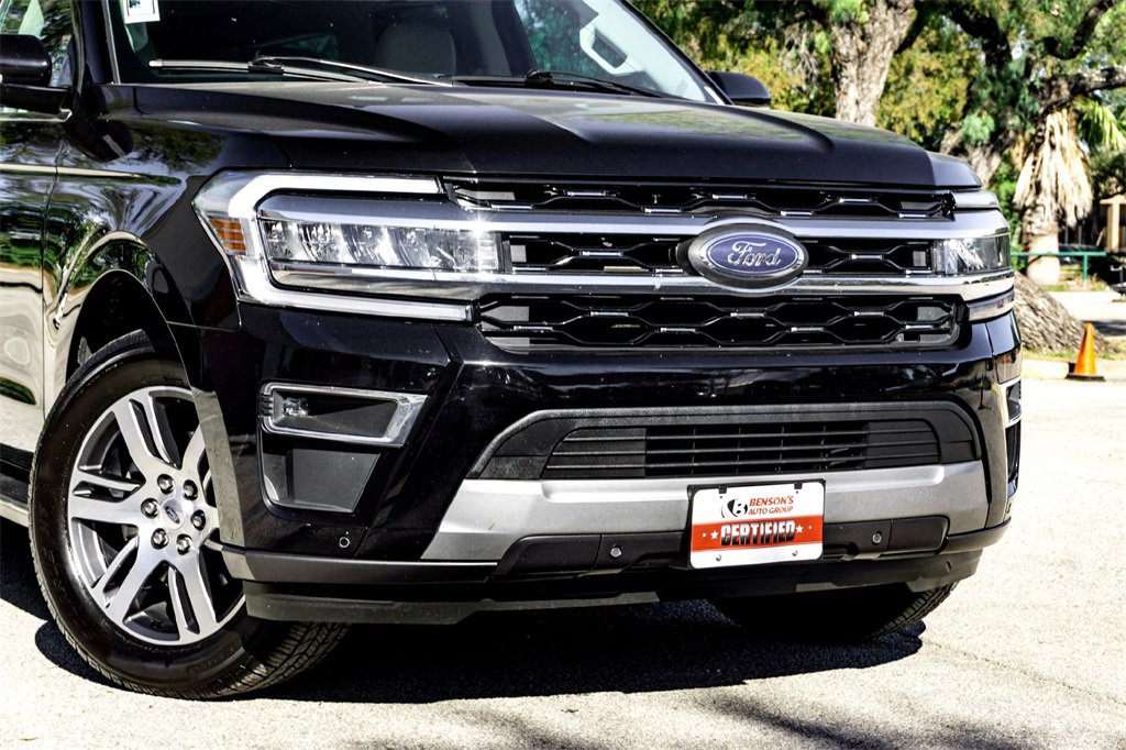 Used 2023 Ford Expedition Max Limited image 3