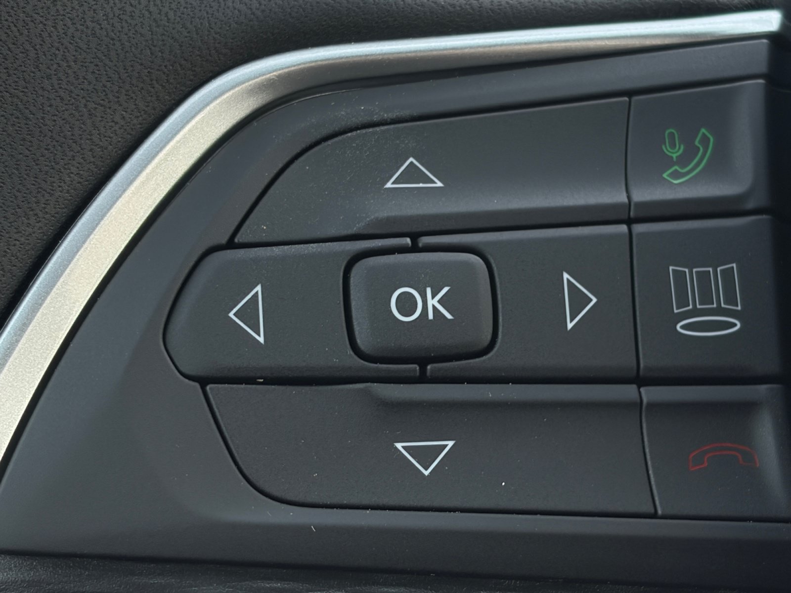 New 2026 Jeep Grand Cherokee Laredo AWD/4WD image 31