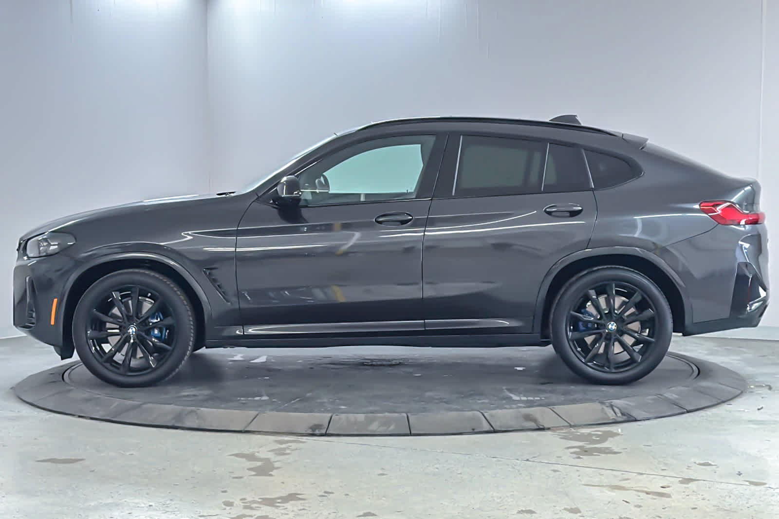 Used 2025 BMW X4 M40i AWD/4WD image 5