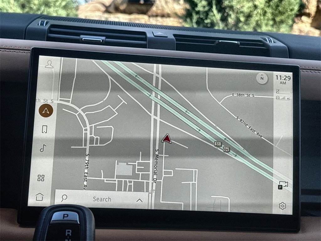 Used 2024 Land Rover Defender 130 X image 25