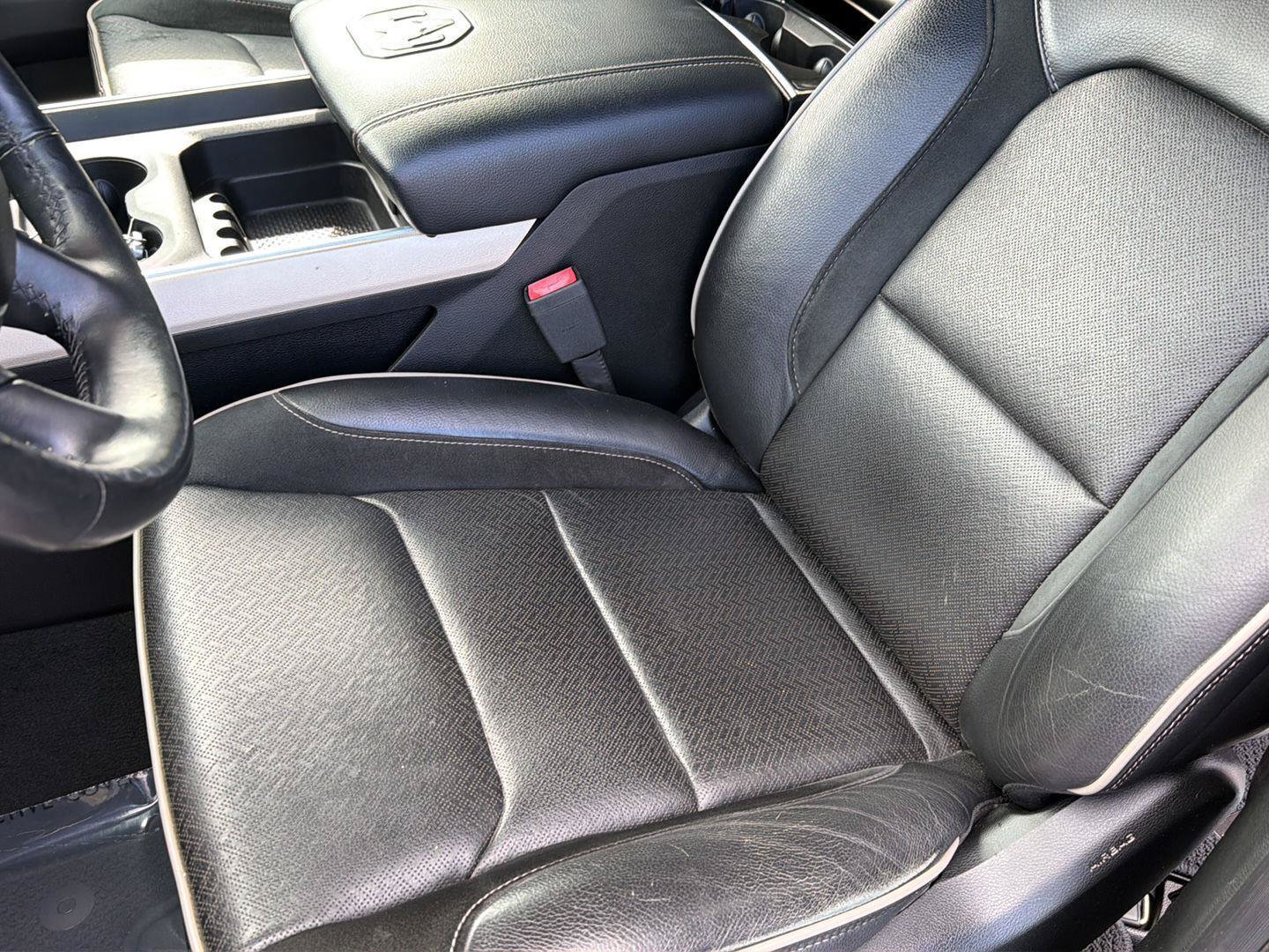 Used 2019 RAM 1500 Laramie w/ Sport Appearance Package AWD/4WD image 33