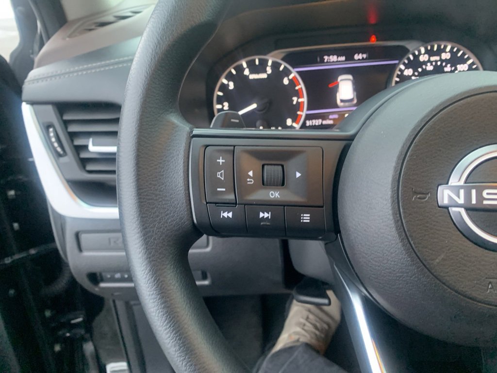 Used 2023 Nissan Rogue S image 17