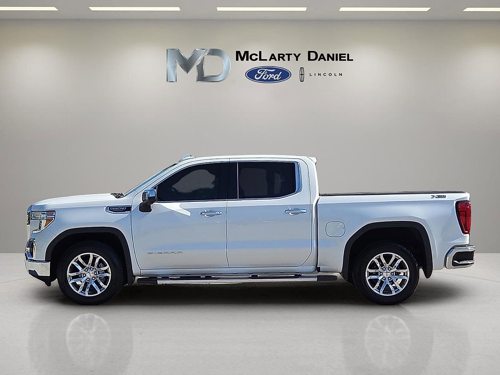 Used 2021 GMC Sierra 1500 SLT AWD/4WD image 3