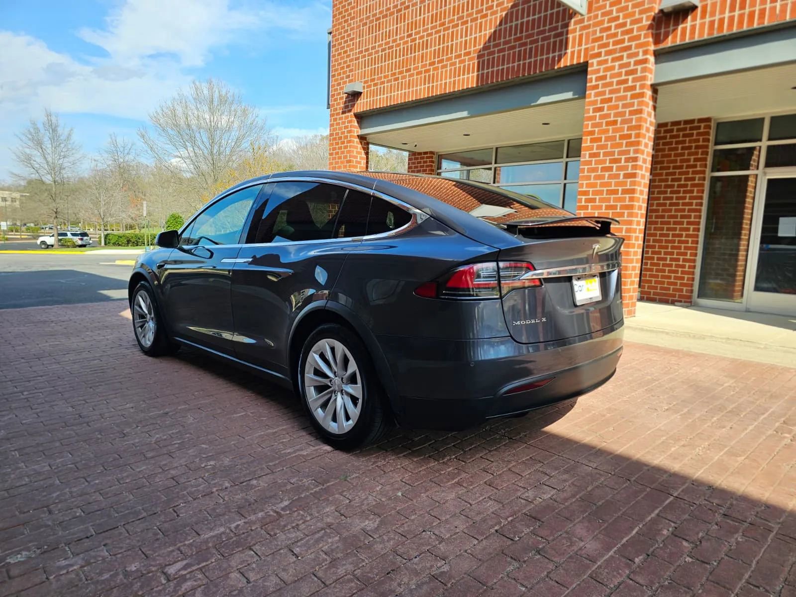 Used 2019 Tesla Model X 75D image 4
