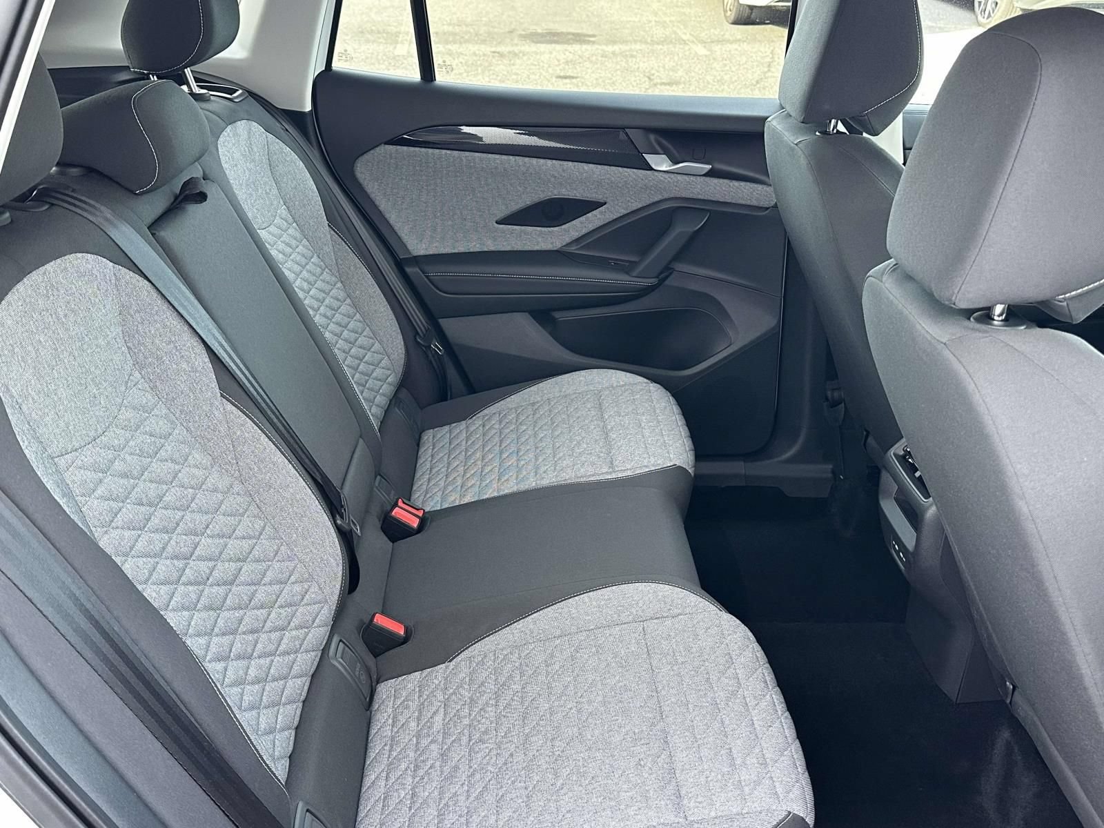Certified 2025 Volkswagen Tiguan S FWD image 14
