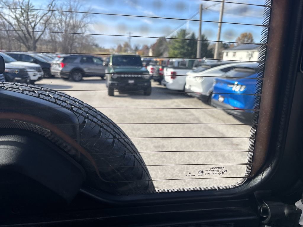 Used 2022 Jeep Wrangler Unlimited Sahara w/ Cold Weather Group image 33