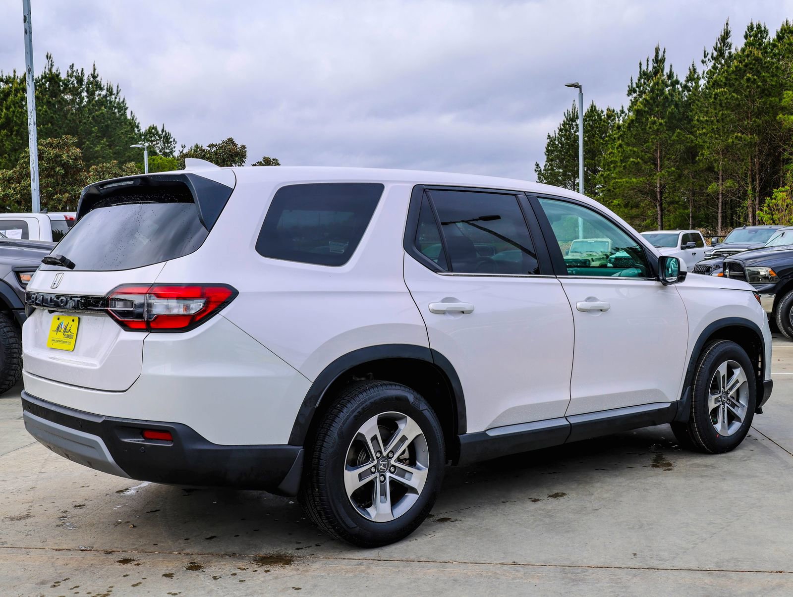 Used 2023 Honda Pilot EX-L image 11