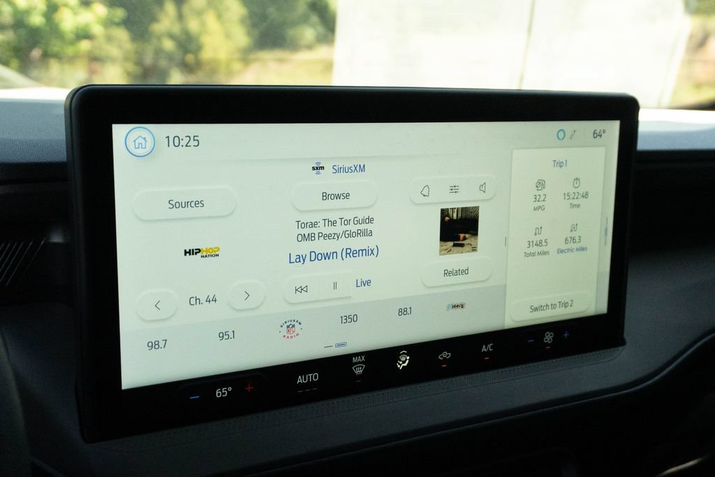 Used 2025 Ford Maverick XL FWD image 23