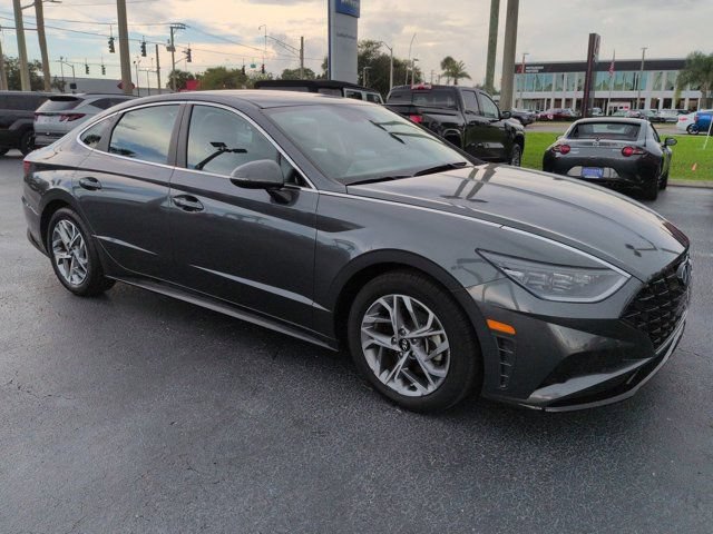 Certified 2023 Hyundai Sonata SEL w/ Preferred Accessory Package FWD image 2