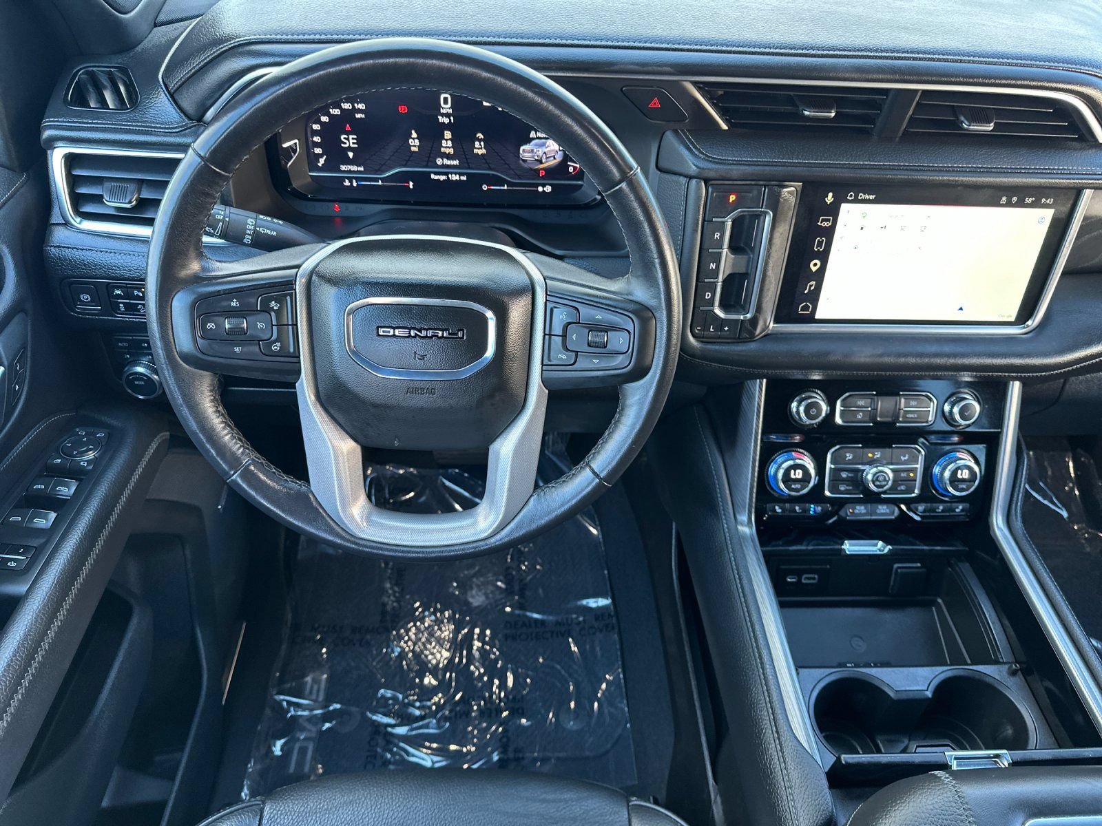 Used 2023 GMC Yukon XL Denali AWD/4WD image 15