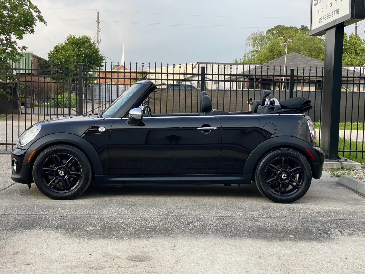 Used 2011 MINI Cooper Base 2dr Convertible image 4