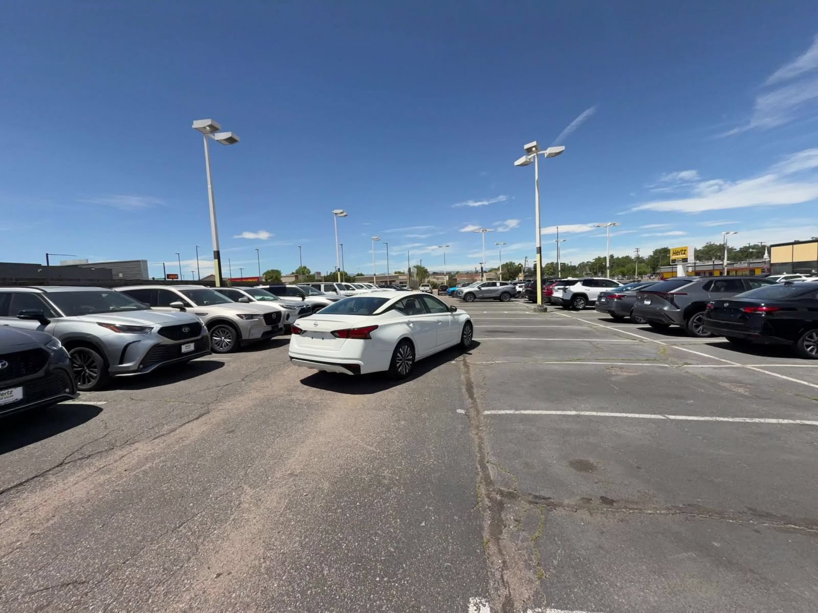 Used 2025 Nissan Altima 2.5 SV FWD image 16