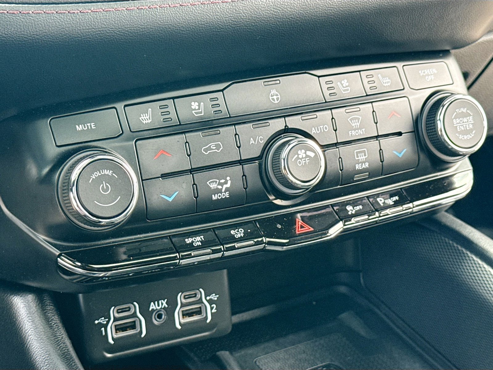Used 2021 Dodge Durango R/T w/ Blacktop Package AWD/4WD image 11