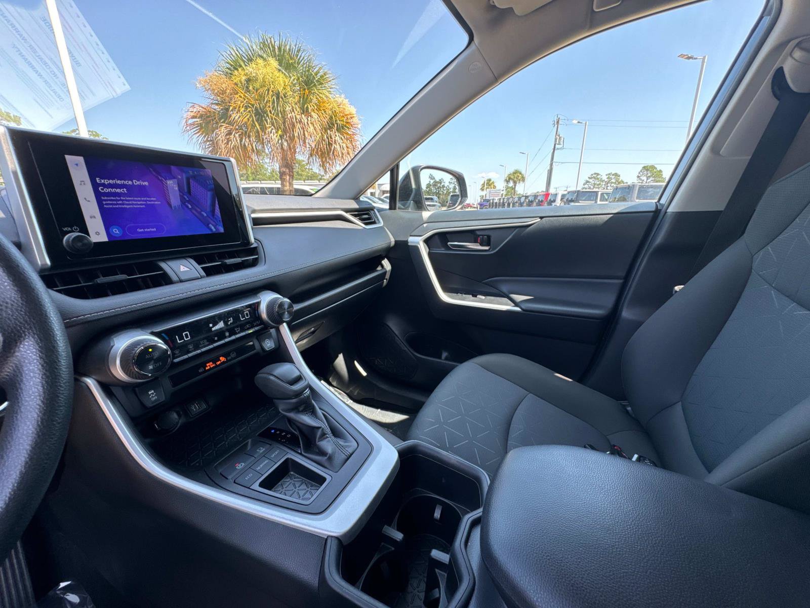 Used 2024 Toyota RAV4 XLE FWD image 27