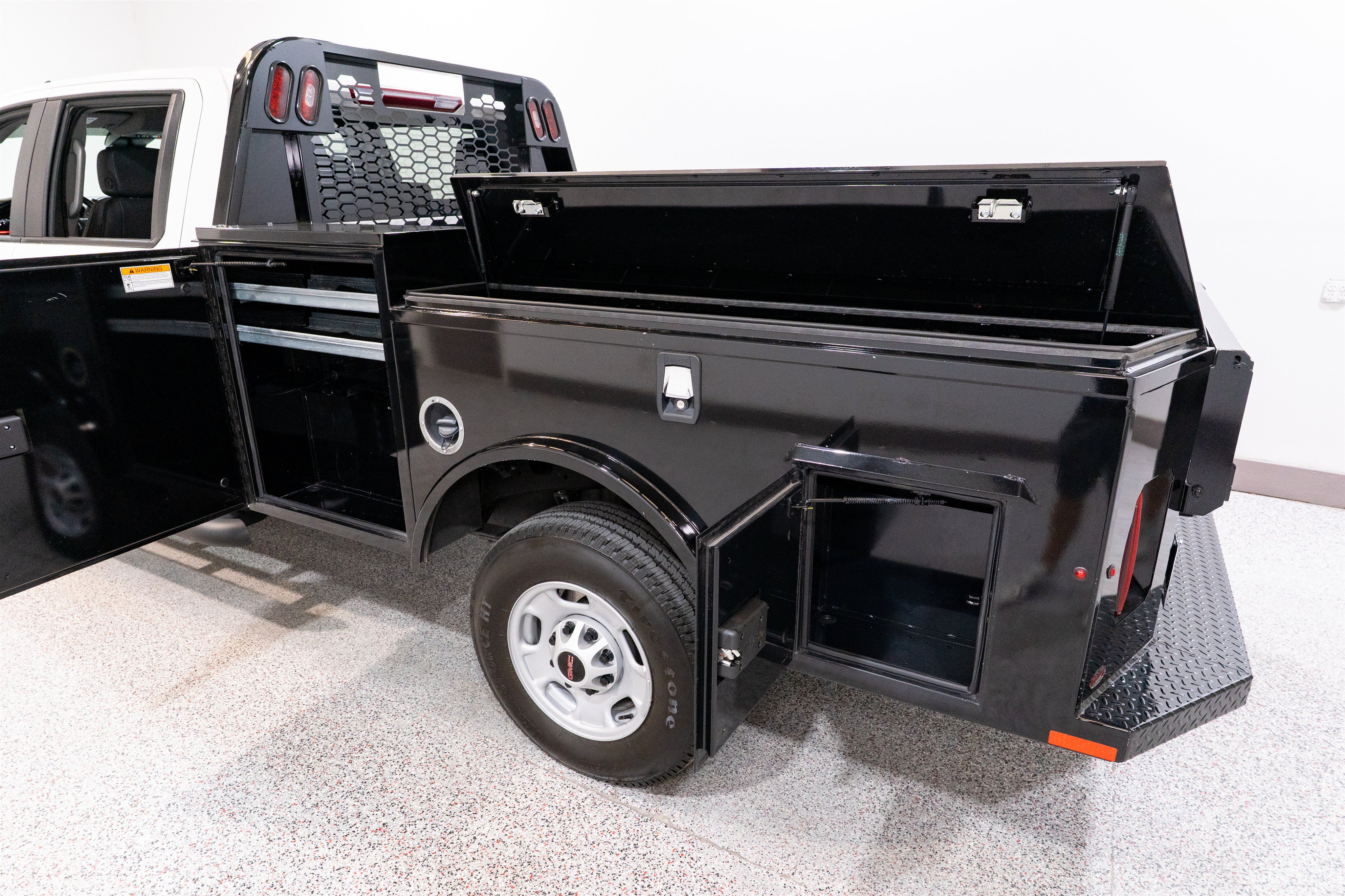 Used 2024 GMC Sierra 2500 Pro w/ Convenience Package RWD image 12