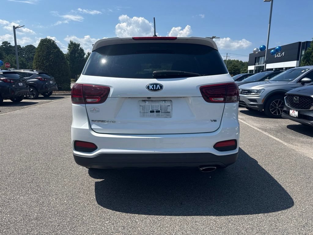 Used 2019 Kia Sorento FWD V6 image 4