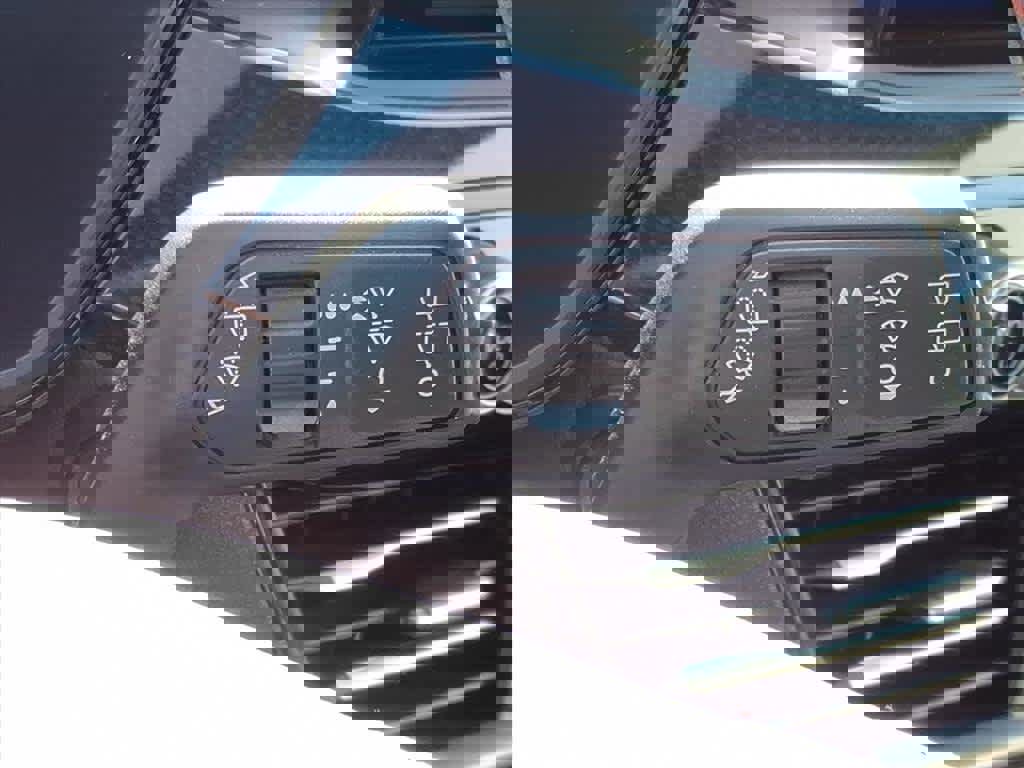 Used 2023 Ford Escape ST-Line w/ Cold Weather Package image 15