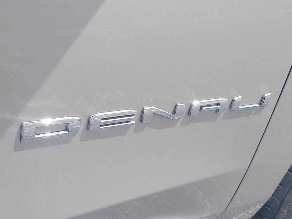 Used 2021 GMC Yukon XL Denali RWD image 6