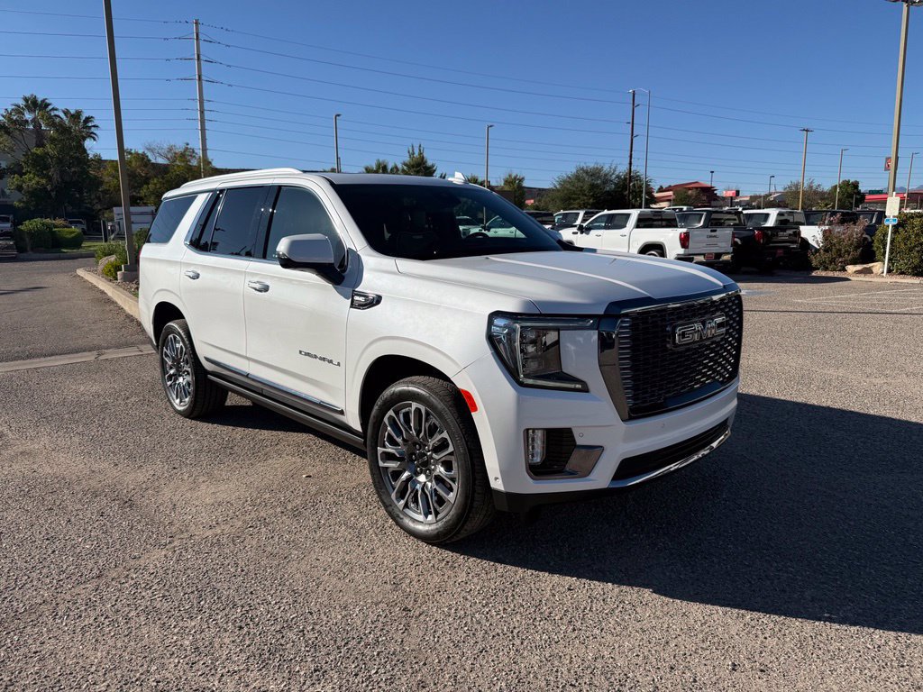 Used 2023 GMC Yukon Denali Ultimate AWD/4WD image 3